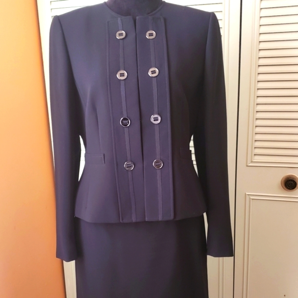 TAHARI Ladies Skirt & Double Breasted Blazer